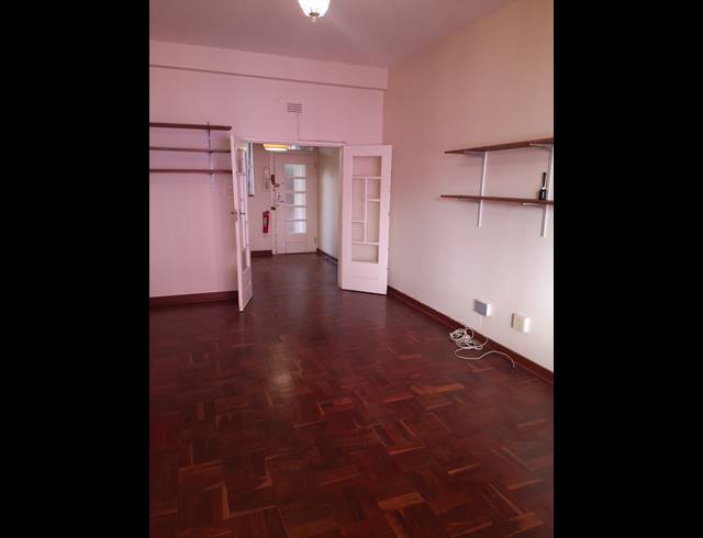 1 BEDROOM APARTMENT FOR SALE IN EMMARENTIA